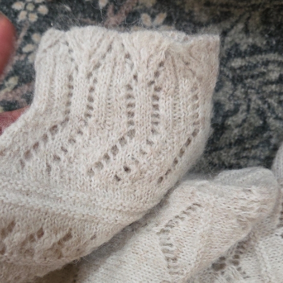 Neuflora Georgia Sweater - Picture 8 of 9